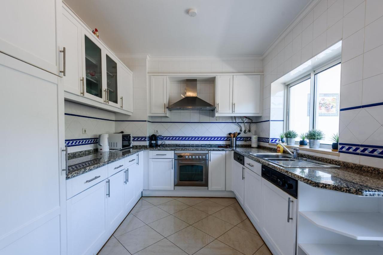 Amazing apartment in Albufeira Bagian luar foto