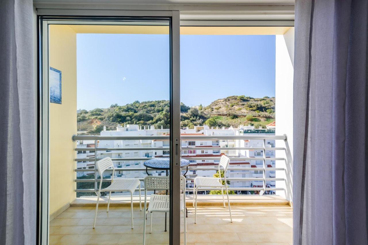 Amazing apartment in Albufeira Bagian luar foto