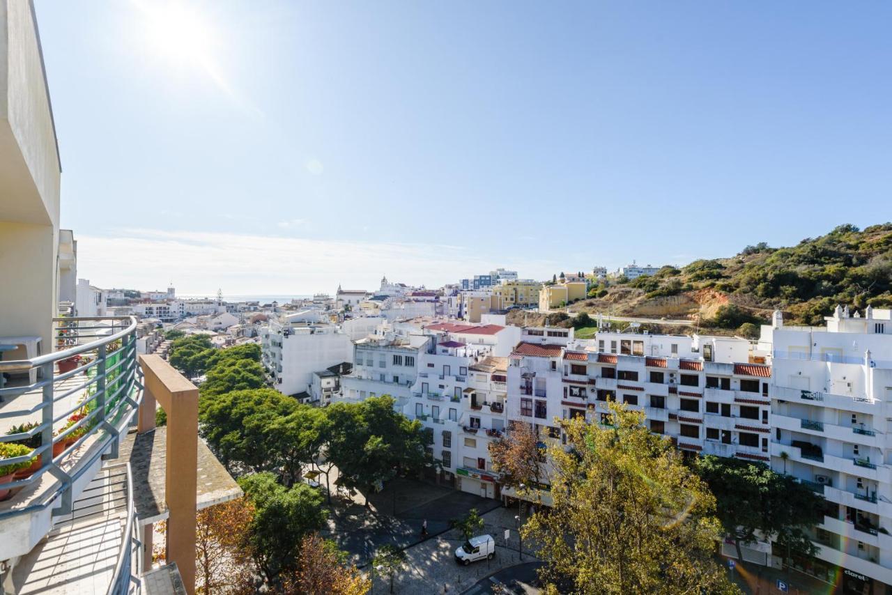 Amazing apartment in Albufeira Bagian luar foto