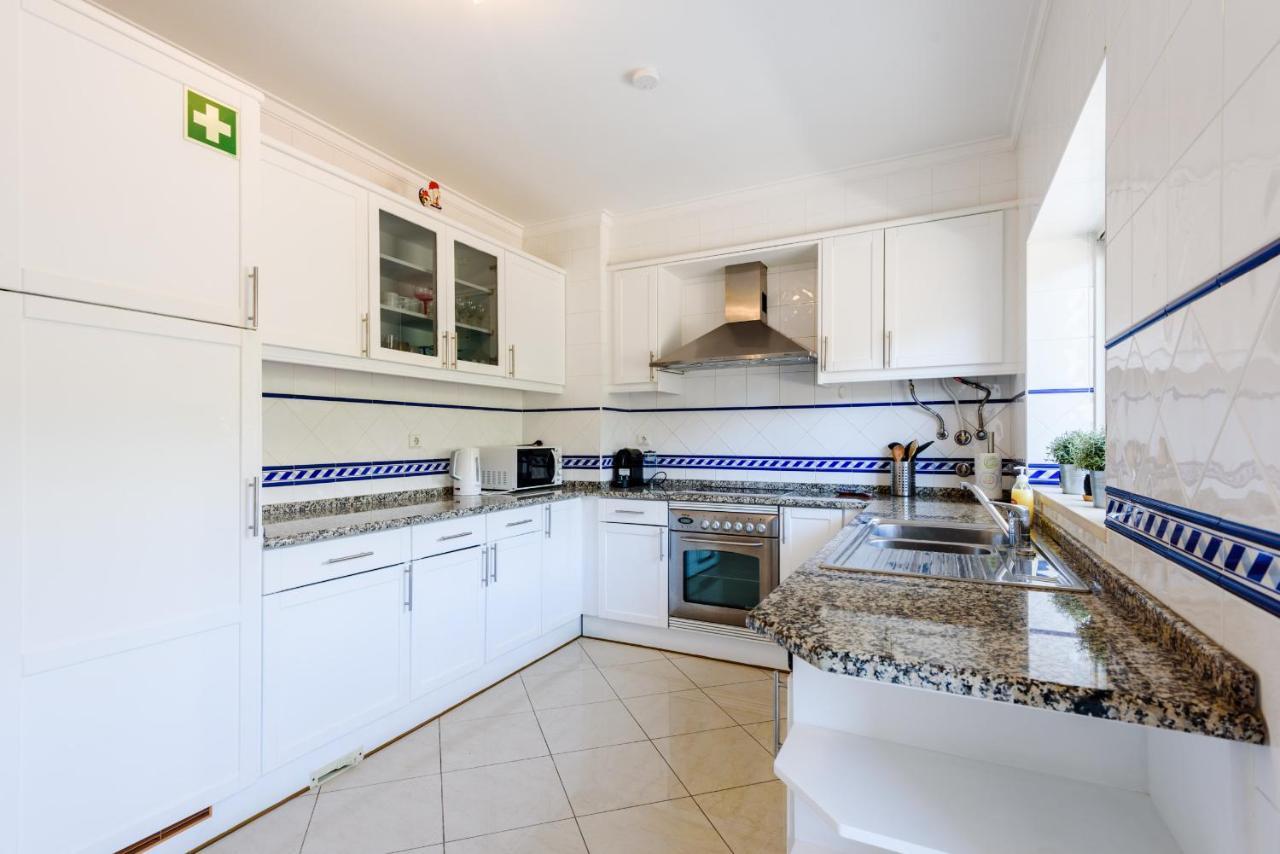 Amazing apartment in Albufeira Bagian luar foto